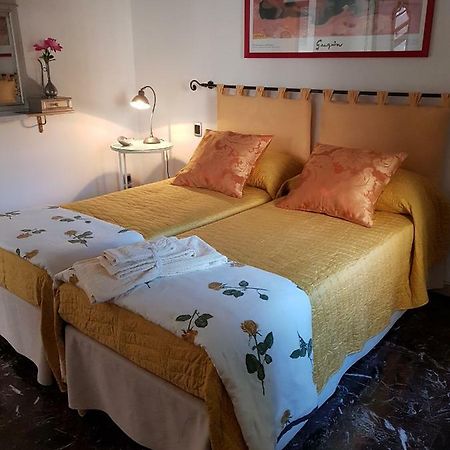 B&B Gloria Галарате Екстериор снимка