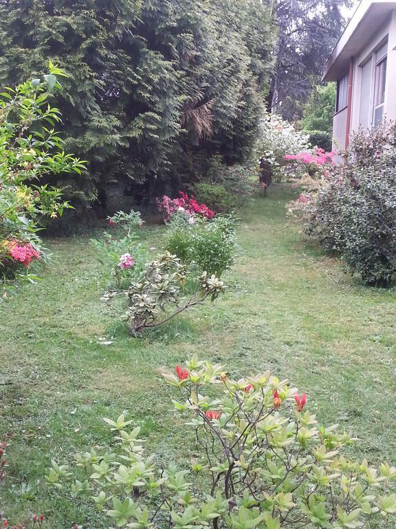 B&B Gloria Галарате Екстериор снимка