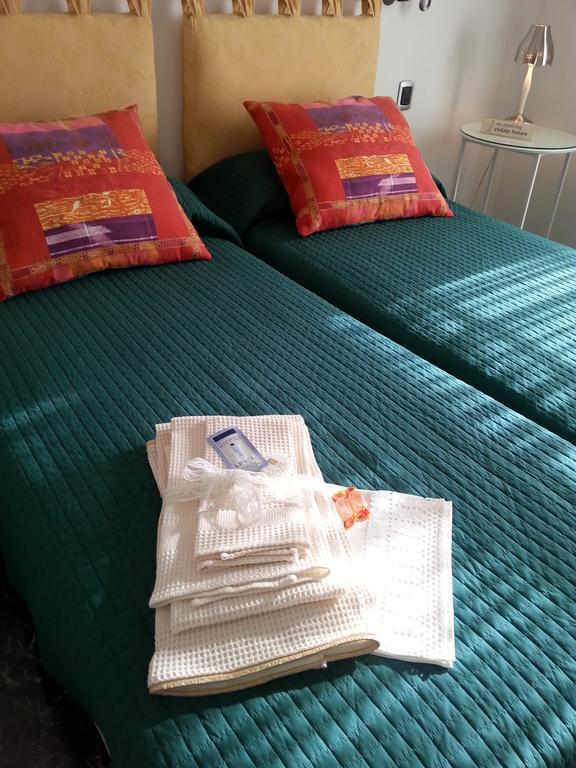 B&B Gloria Галарате Стая снимка