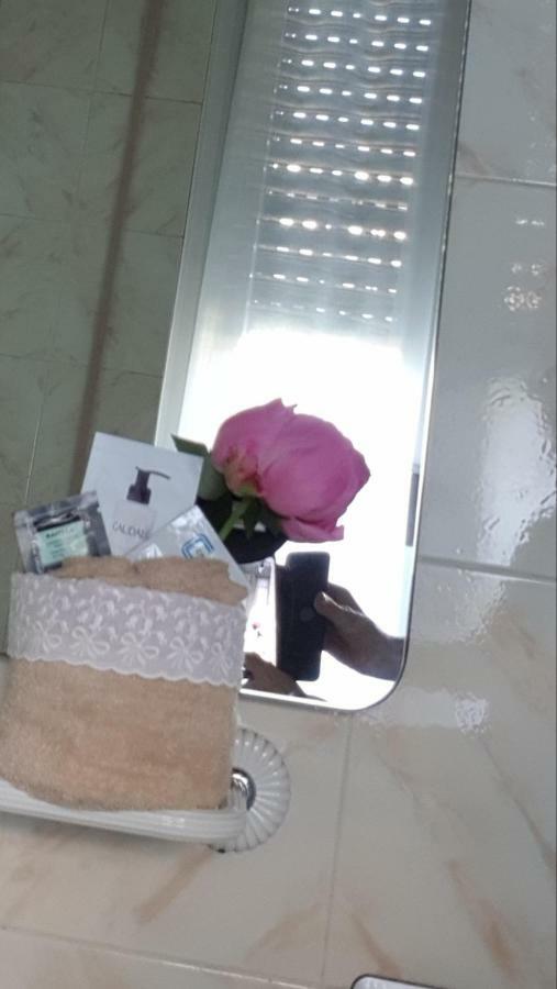 B&B Gloria Галарате Екстериор снимка